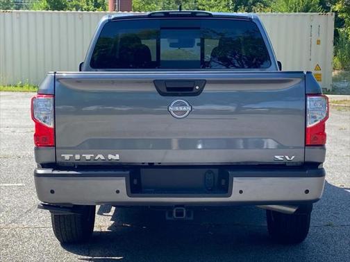 2024 Nissan Titan SV