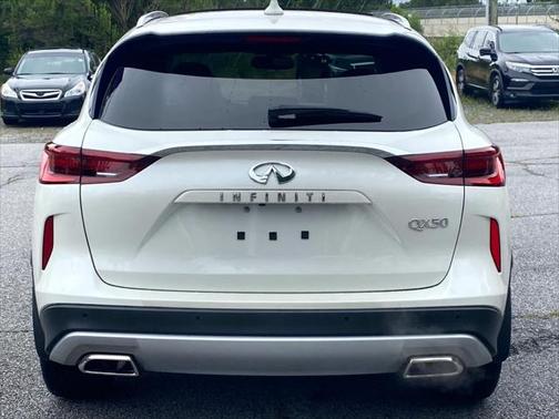 2022 INFINITI QX50 LUXE
