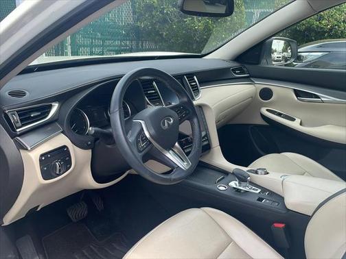 2022 INFINITI QX50 LUXE