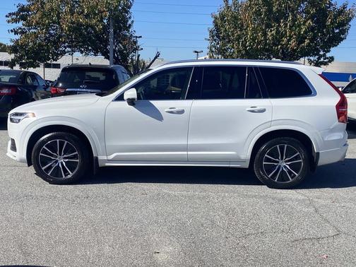 2020 Volvo XC90 T5 Momentum