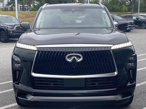 2025 INFINITI QX80 Luxe