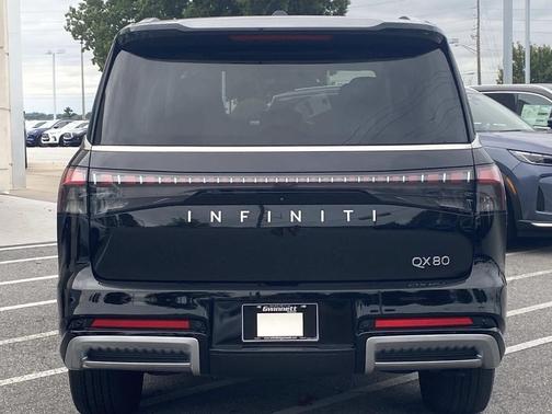 2025 INFINITI QX80 Luxe