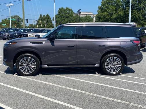 2025 INFINITI QX80 Luxe