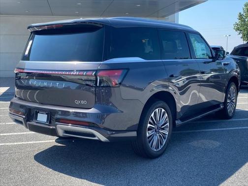 2025 INFINITI QX80 Luxe