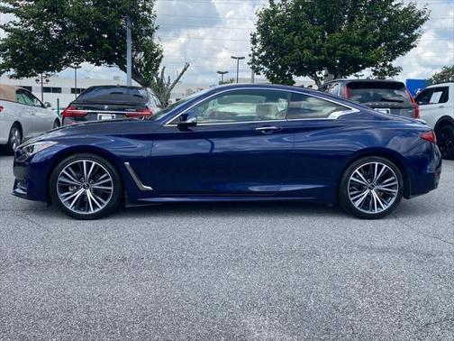 2022 INFINITI Q60 LUXE
