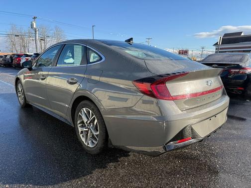 2022 Hyundai SONATA SEL