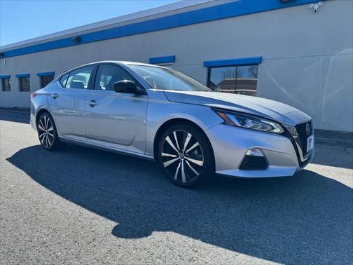 2022 Nissan Altima SR FWD