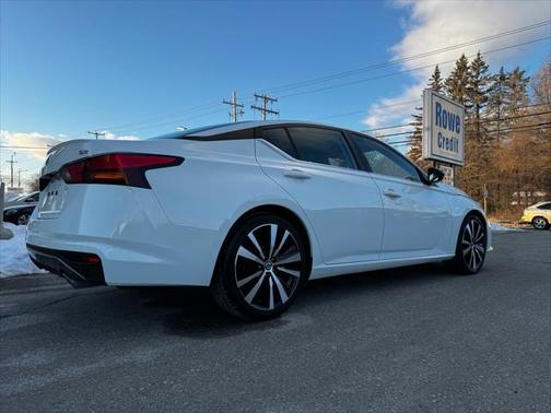 2022 Nissan Altima SR FWD