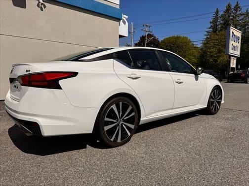 2022 Nissan Altima SR FWD