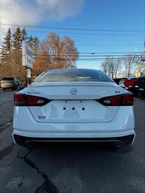 2022 Nissan Altima SR FWD