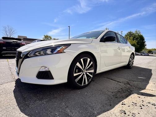 2022 Nissan Altima SR FWD