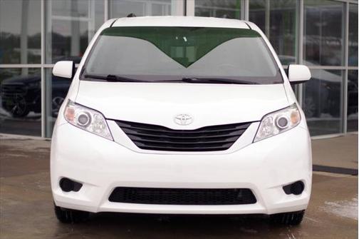 2017 Toyota Sienna LE