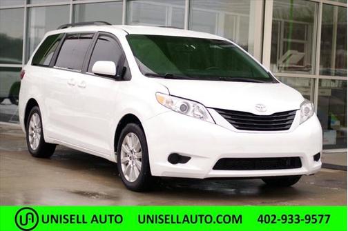 2017 Toyota Sienna LE