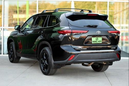 2020 Toyota Highlander LE