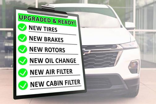 White 2022 Chevrolet Traverse LT Cloth