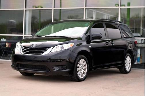 2017 Toyota Sienna LE