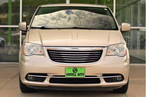 2014 Chrysler Town & Country Touring