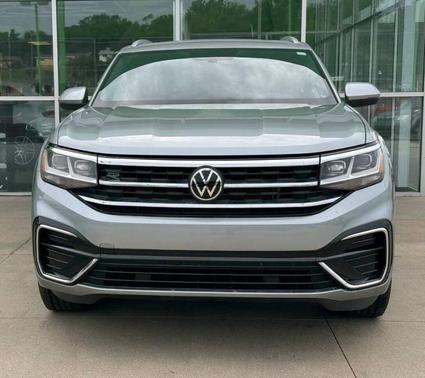 Pyrite Silver Metallic 2020 Volkswagen Atlas Cross Sport 3.6L V6 SE w/Technology R-Line