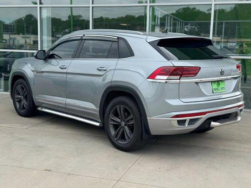 Pyrite Silver Metallic 2020 Volkswagen Atlas Cross Sport 3.6L V6 SE w/Technology R-Line