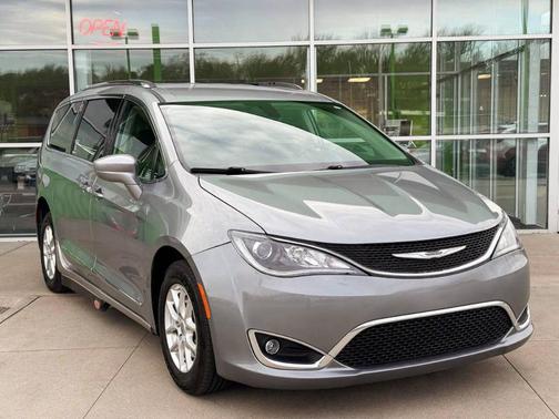 2020 Chrysler Pacifica Touring-L