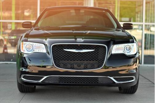 2019 Chrysler 300 Touring