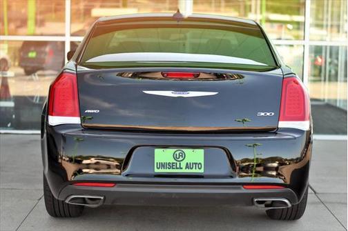 2019 Chrysler 300 Touring