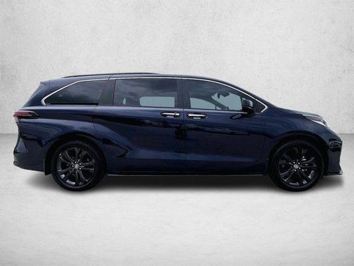 2024 Toyota Sienna XSE 7 Passenger