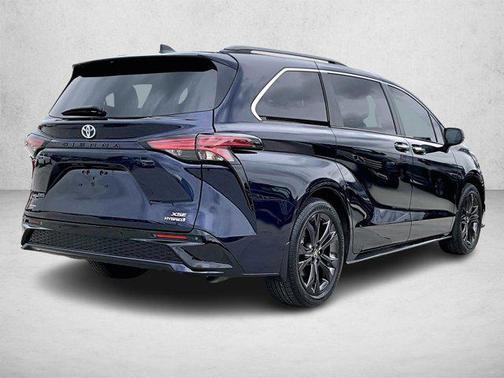 2024 Toyota Sienna XSE 7 Passenger