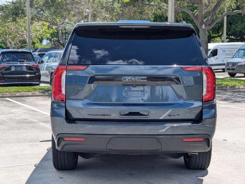 2021 GMC Yukon SLT