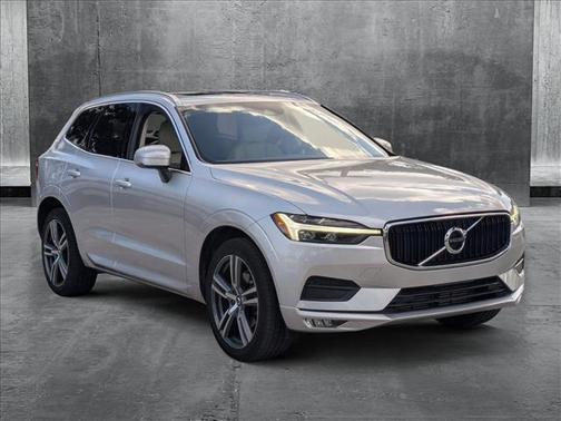2021 Volvo XC60 T5 Momentum