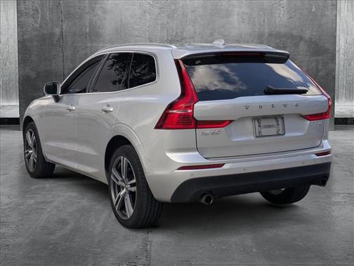 2021 Volvo XC60 T5 Momentum