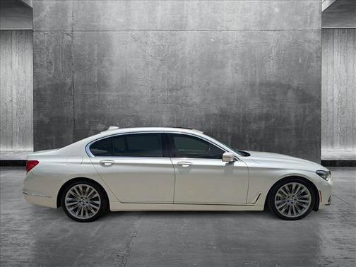 2018 BMW 750 I