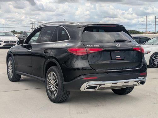 2026 Mercedes-Benz GLC 300 4MATIC