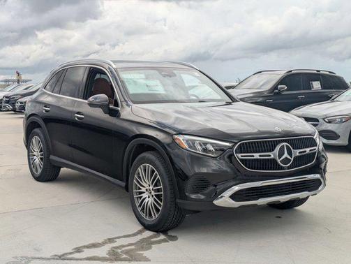 2026 Mercedes-Benz GLC 300 4MATIC