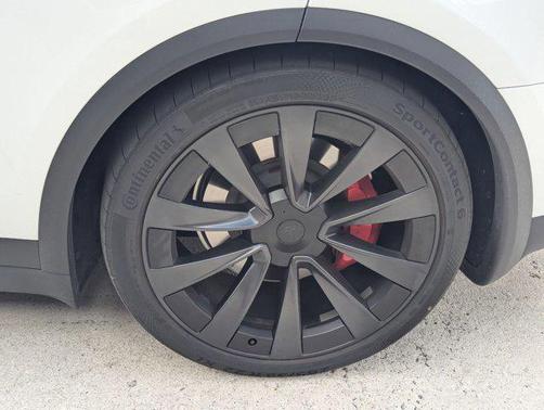 2023 Tesla Model X Plaid Tri Motor All-Wheel Drive