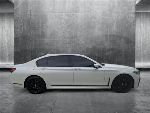 2020 BMW 740 740i