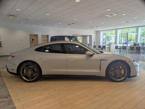 2024 Porsche Taycan Turbo S