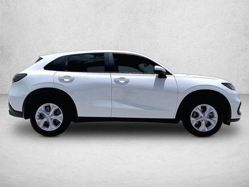 Platinum White Pearl 2025 Honda HR-V LX