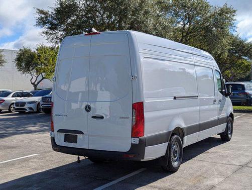 2025 Mercedes-Benz Sprinter 2500 High Roof