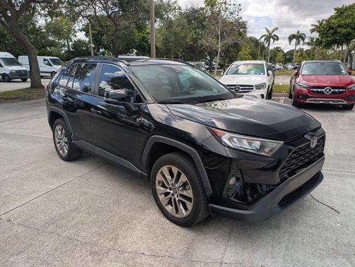 2021 Toyota RAV4 XLE Premium
