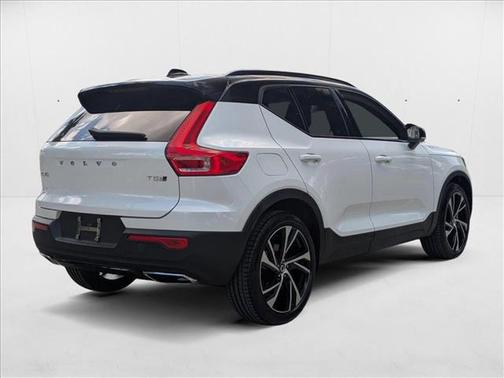 2020 Volvo XC40 T5 R-Design