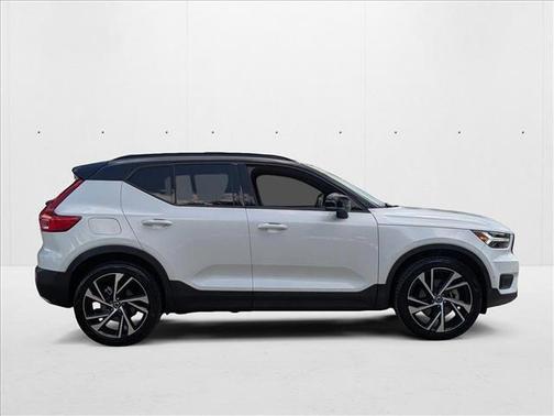 2020 Volvo XC40 T5 R-Design