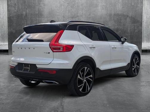 2020 Volvo XC40 T5 R-Design