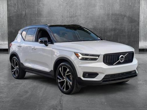 2020 Volvo XC40 T5 R-Design