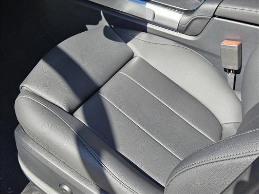2025 Mercedes-Benz GLB 250 4MATIC