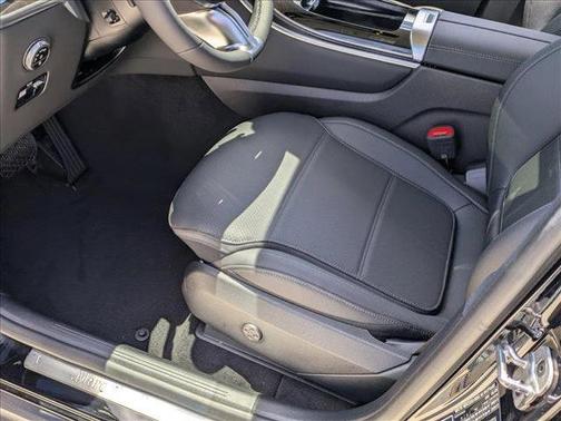 2025 Mercedes-Benz GLC 350e Base