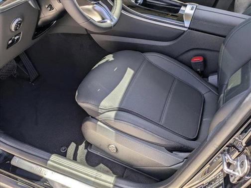2025 Mercedes-Benz GLC 350e Base