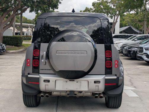2024 Land Rover Defender 110 P500 SE