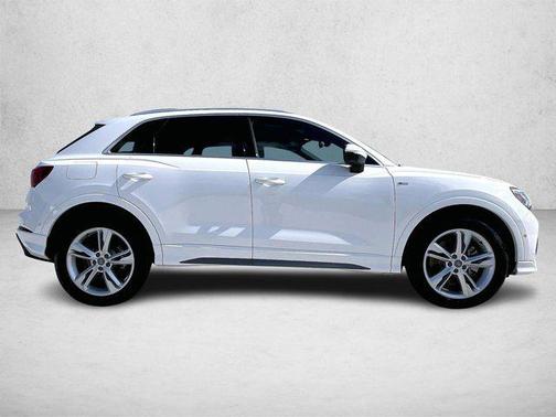 2020 Audi Q3 45 S line Prestige