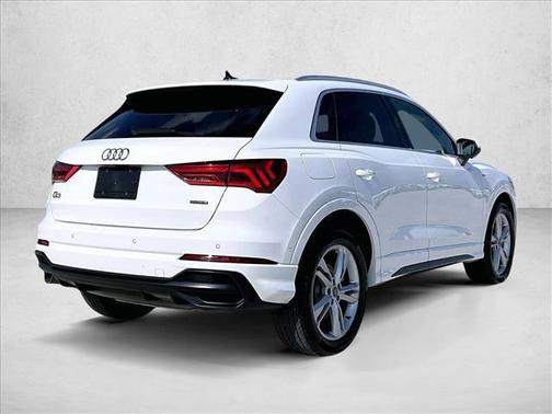 2020 Audi Q3 45 S line Prestige